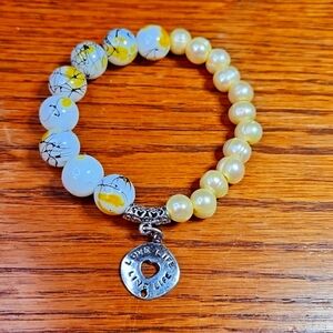 NWT Lemon Freshwater Pearls and Artisan Glass Beads Stretch Bracelet